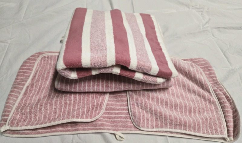 8 Pcs New | Set Of 8 Towels, Lagrest Measures-