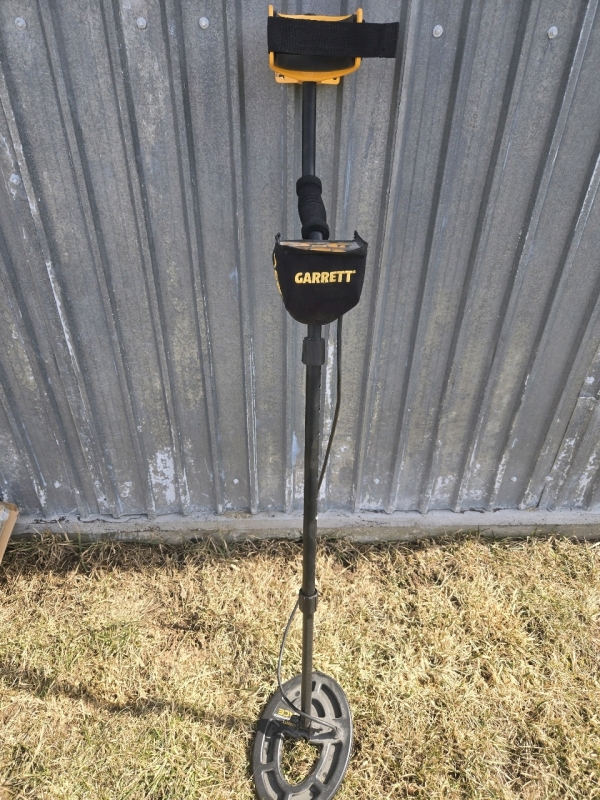 Garret Digital Target Metal Detector