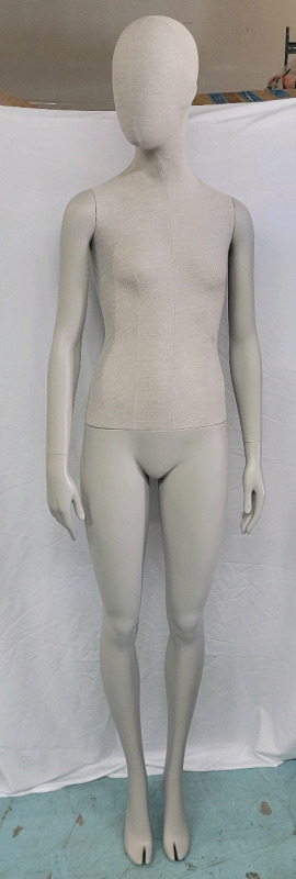 Bonaveri 6ft Female Store Mannequin w/Movable Arms & Hands . Not Free Standing , Will Need Base . Minor Wear from Store Display Use . Some Assembly Required