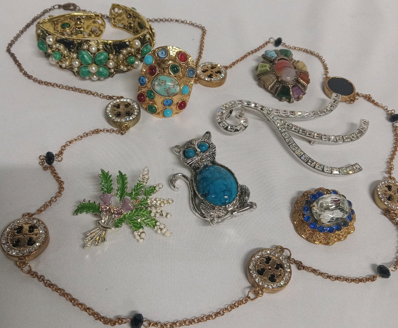 8 Gorgeous Vintage to Modern Jewelry Lot