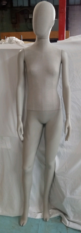Bonaveri 6ft Female Store Mannequin w/Movable Arms , Hands & Head . Not Free Standing , Will Need Base . Minor Wear from Store Display Use .
