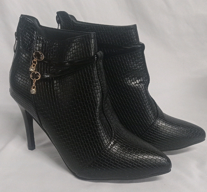 New | Women's Size 41 | Faux Leather Pointed Heel Boots w/ Buckle Design