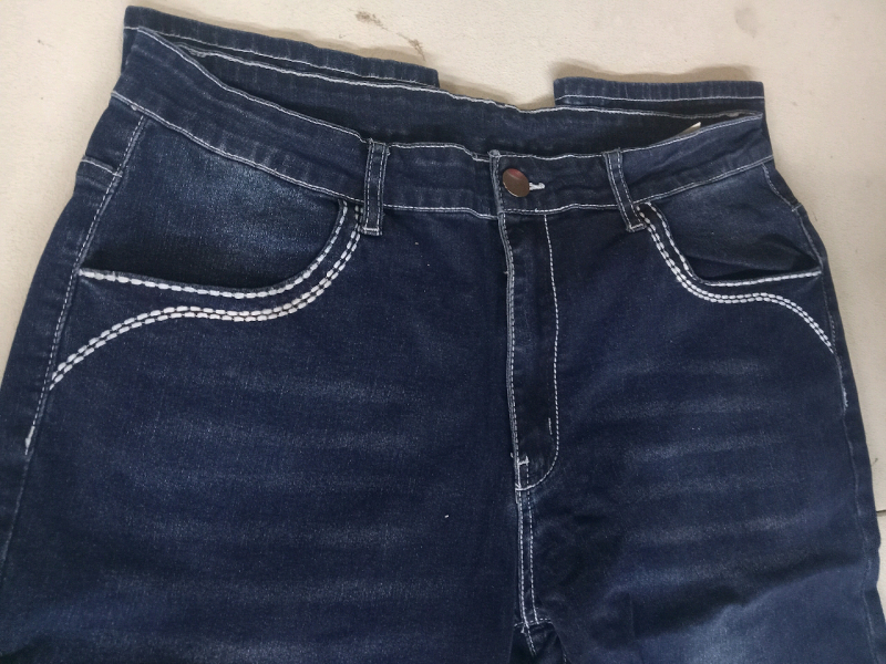 New | Size XL Women's Straight Cut Jeans
