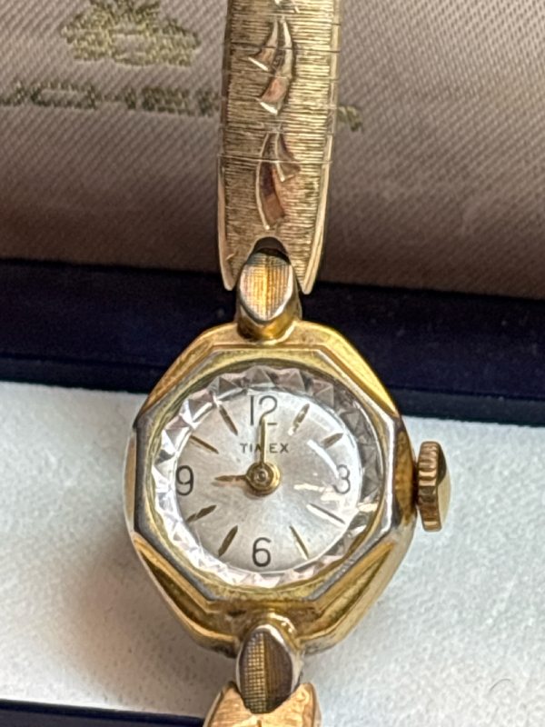 Vintage Timex Watch Women 16mm Gold Tone<br/>Octagon Dial Manual Wind 6.25"