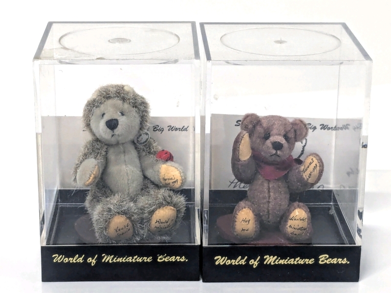 2 Vintage 1999 World of Miniature Bears Limited Edition 1.8" Tall Articulated Miniature Plush Teddy Bears with COA & Hard Cases - Designed by Theresa Yang & Becky Wheeler