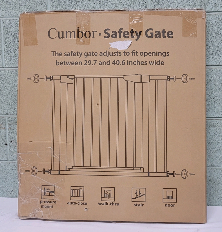 New - Cumbor Safety Gate . Fits Openings Between 29.7" to 40.6"