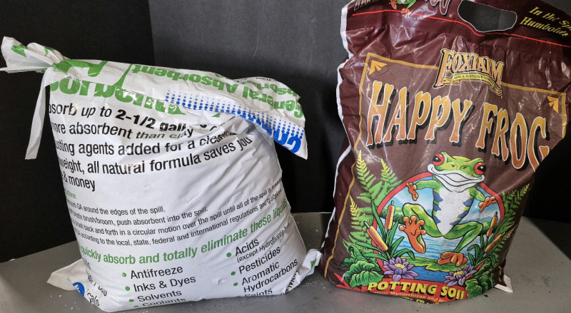 2 As New Happy Frog Potting Soil 13.2 L & General Absorbent Absorbs Up to 2.5 Gallons - Holes in Both Bags