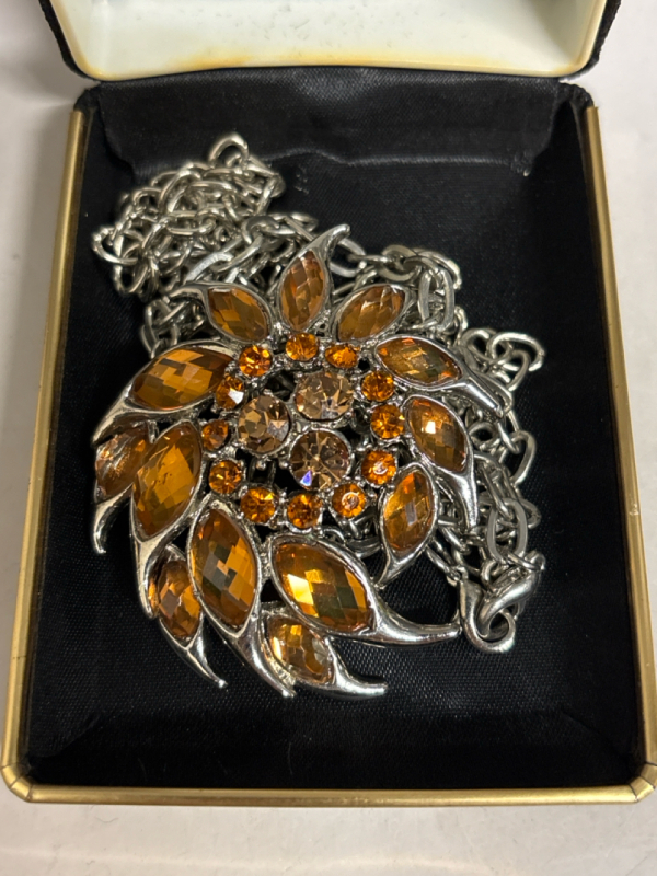 Vintage AMCO Brooch / Pendant Amber Coloured Faceted Crystals