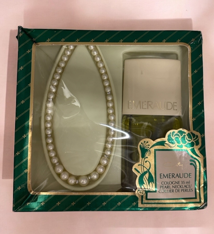 Vintage Coty Emeraude Parfum Perfume 35 ml with Pearl Necklace In Box