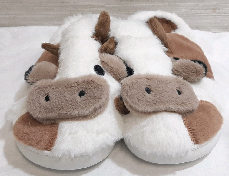 New Pair Of Cow Themed Fuzzy Slippers, Size 9.5