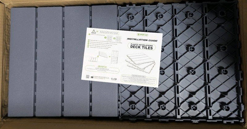 New: Plastic Interlocking Deck Tiles - 3.02 m&sup2; - 36pcs