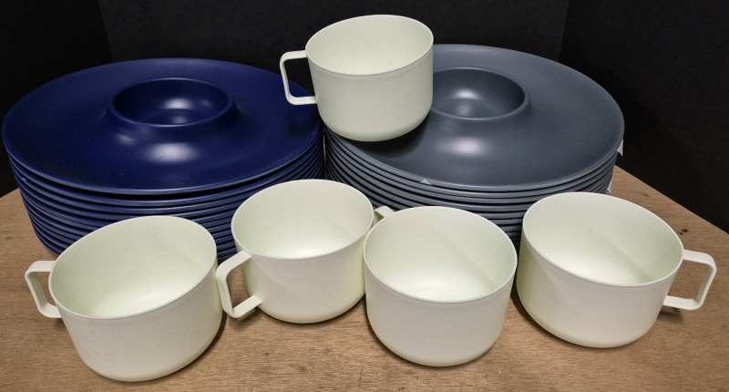 29 New Chip & Dip Trays & Large Plastic Mugs - Great for Entertaining