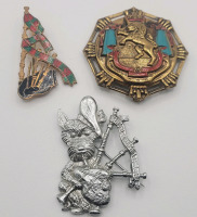 Vintage Men's Pin / Brooch Lot . Lion Shield Brooch , Scotty Dog w/Bag Pipes Pin & Scottish Highland Bag Pipes Pin