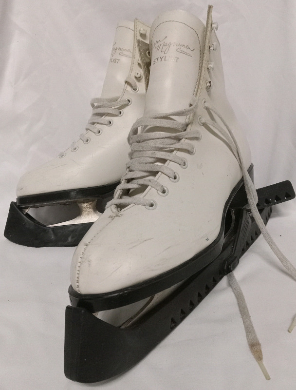 Women's Size 10 karen magnussen Stylist Ice Skates