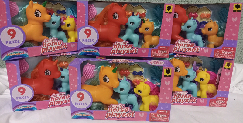 6 New | Family Horse Playset | Comes w/ 8 pcs Each Box!