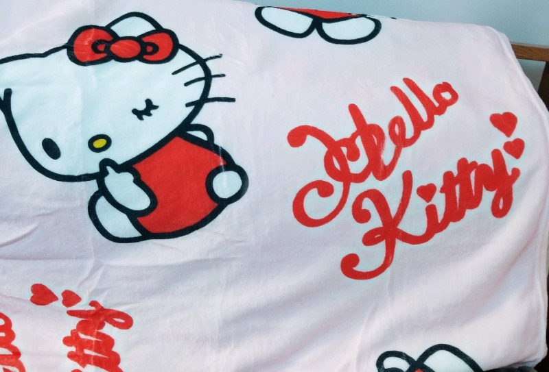 New Plush HELLO KITTY throw blanket 60" by 48"