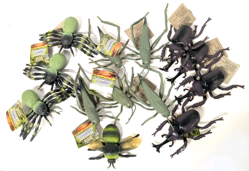 15 New Nature World Creepy Animals : 1 Green Bee, 3 Tarantulas, 5 Grasshoppers, 4 Stag Beetles - Up to 7" Long