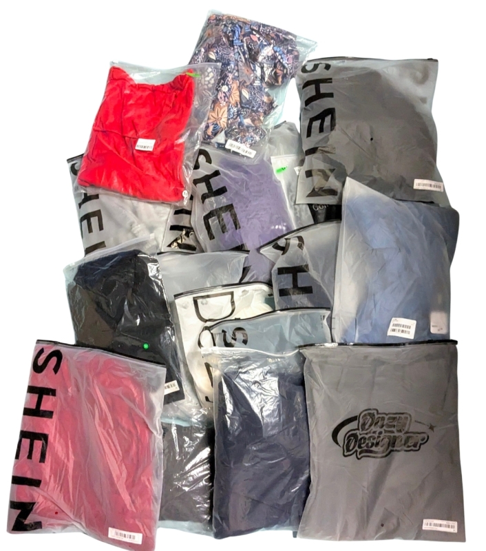 16 New Pieces Size MEDIUM Mixed Clothing : Assorted Styles, Colours, Makers + More