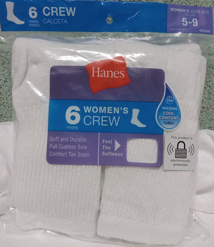 6 New Pairs of Size 5-9 Women's Crew Socks by Hanes