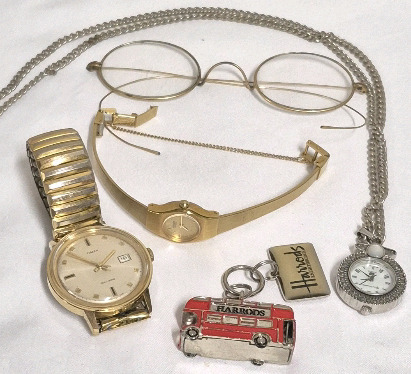 Vintage Gentlemen's/Ladies Dresser Lot - Timex & Seiko Watches, Prescription Glasses, Gloria Vanderbilt Pocket/Necklace Watch +