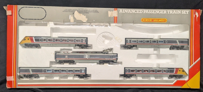 Hornby Railways R543 Advanced Passenger Train Set OO Gauge - ONLY CONTAINS TRAINS - NO TRACKS ETC