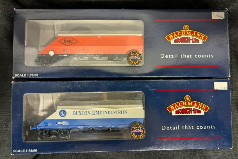 2 Bachmann Branch-Line 90 Tonne glw Bogie Hopper Wagon JGA - Buxton Lime - RMC - OO Gauge