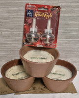 3 As New Trueliving Scented Candles 340g White Jasmine & Mint Scent & New Glade Autumn Spiced Apple Plugin's