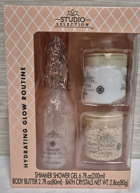 New Studio Selection Hydrating Glow Routine - Shower Gel, Body Butter & Bath Crystals