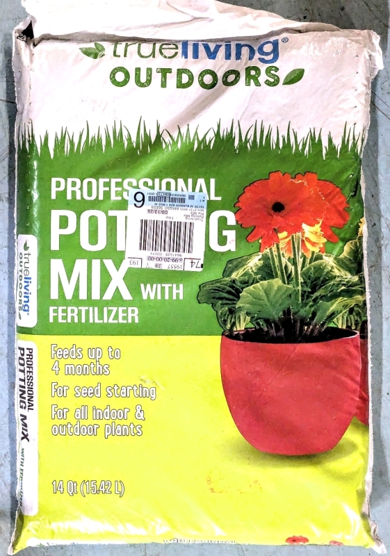 New TrueLiving Outdoors Professional Potting Mix with Fertilizer - 1qt / 15.42L