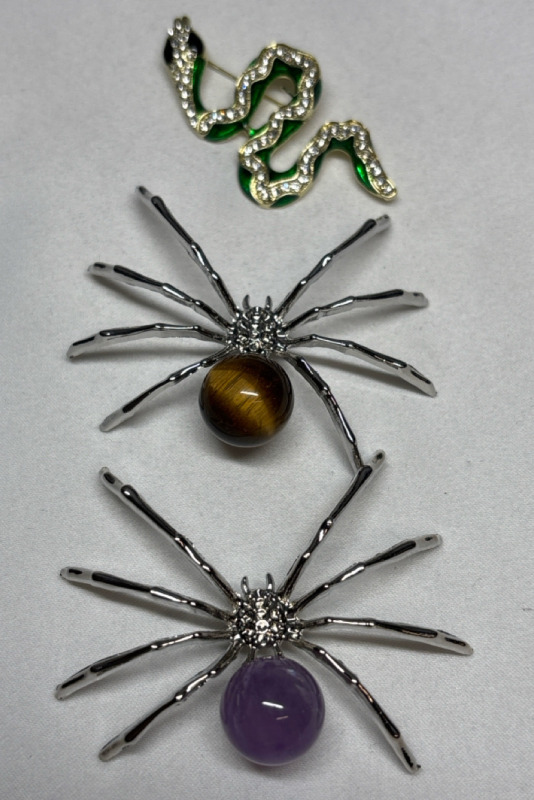 Tiger Eye and Amethyst Spider Decor / Rhinestone Snake Brooch