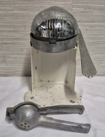 1950's Counter Top Manual Citrus Juice Press 8.5" Tall & Cast Aluminum Hand Juicer 7" Long