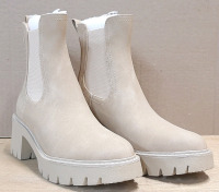 New Women's Platform Chelsea Boots, Size 7&frac12;