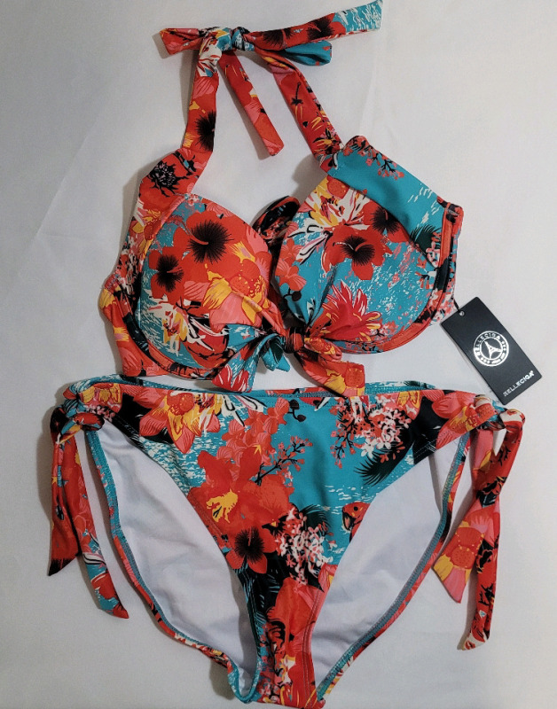 New - Relleciga 2-Piece Women's Swimsuit / Bikini Set , Size Medium . Retail $130