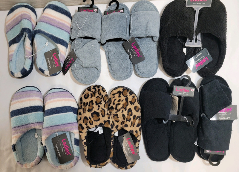 8 New Size Small / Medium Ladies Bobbie Brooks Slippers . Four (4) Size Small & Four (4) Size Small/Medium