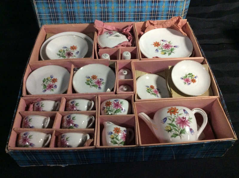 Vintage Child’s Dish Set in Original Box