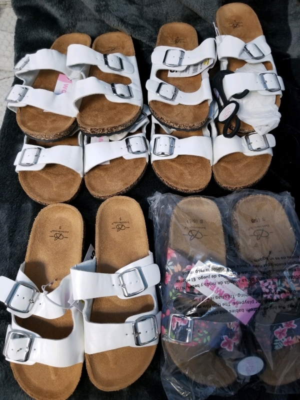 6 pairs of New Ladies sandals 2 large(9-10) 2 medium (7-8) 2 small (5-6)