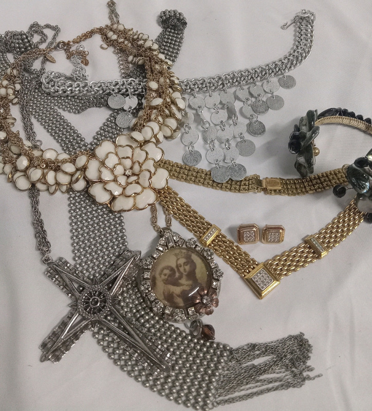 Lovely Vintage to Modern Jewelry Lot