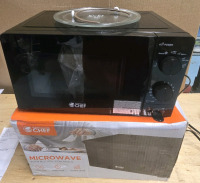 As New In Box | Commercial Chef 0.6 Cubic Foot Microwave * Tested & Working *