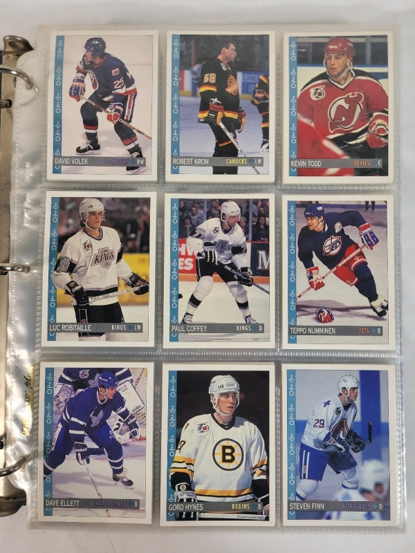 1992 - 1993 O Pee Chee NHL Hockey Trading Card Complete Set in Binder . 396 Trading Cards
