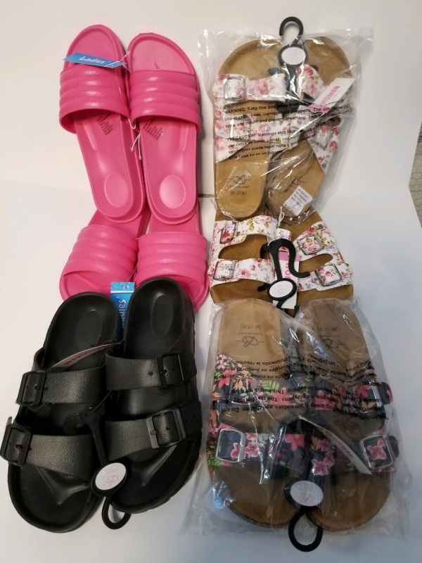 6 pairs of assorted New Bobbie Brooks sandals Ladies size medium (7-8)