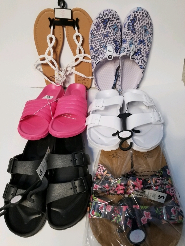 6 pairs of assorted New Bobbie Brooks sandals Ladies size Large (9-10)