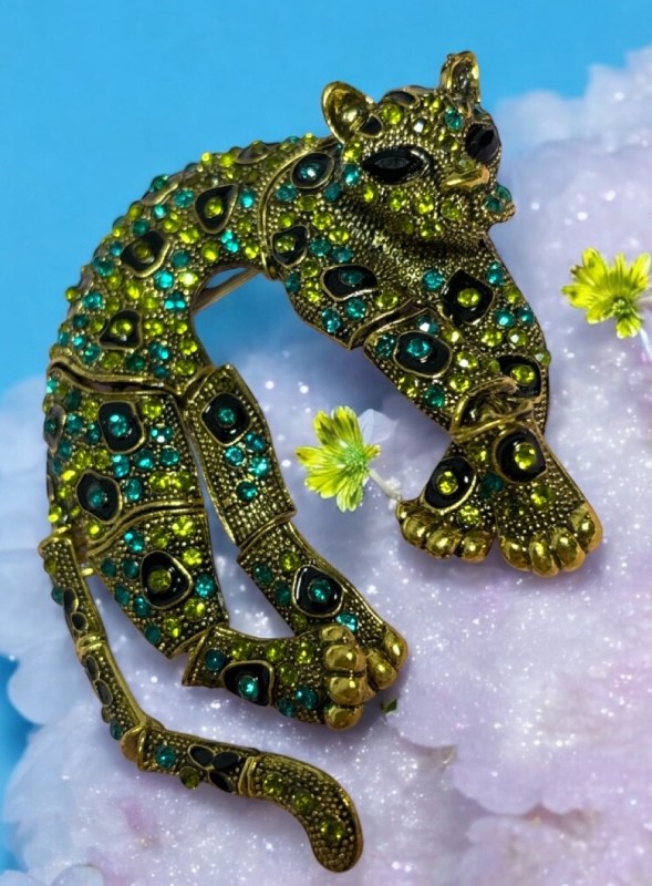 Rhinestone Accents Elegant Egyptian Cat Articulated Brooch Approximately 2.5 x 2.5 Inch Teal Emerald Green Peridot Rhinestones Stunning