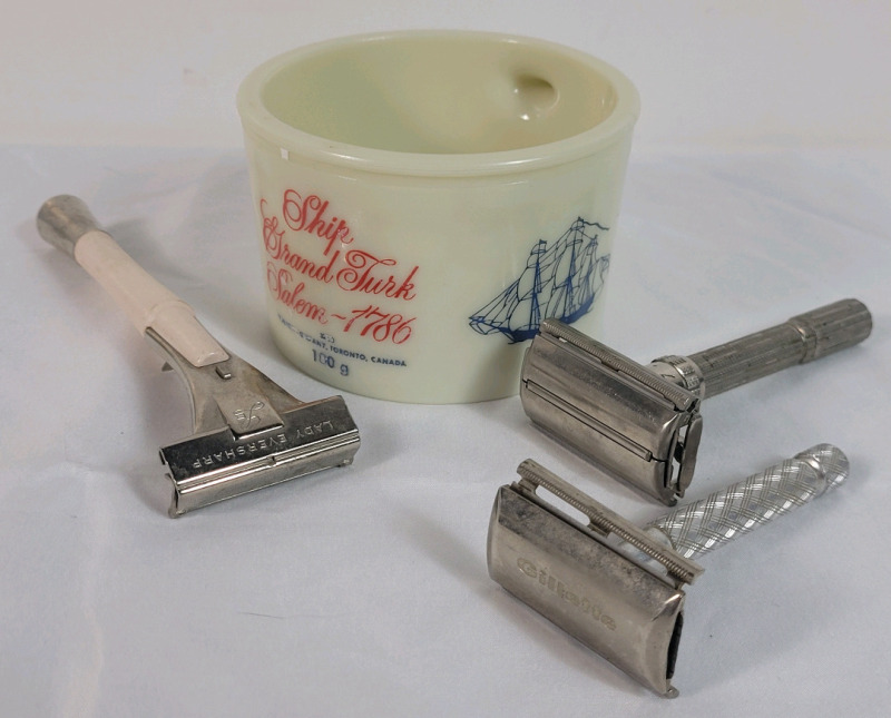 Vintage Old Spice " Grand Turk Salem - 1786 " Shaving Mug & 3 Vintage Razors