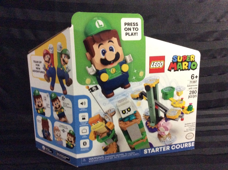 New SUPER MARIO LEGO Starter Course 6+