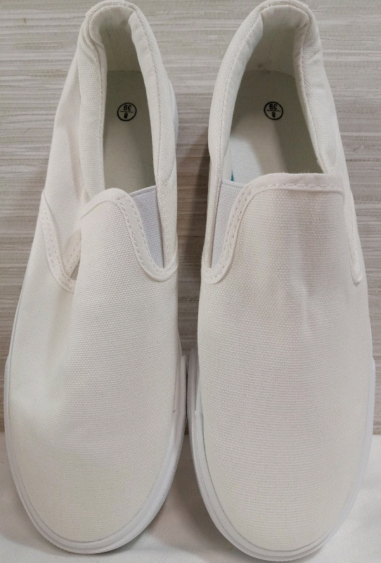 New | Size 8 Women's White Canvas Loafers