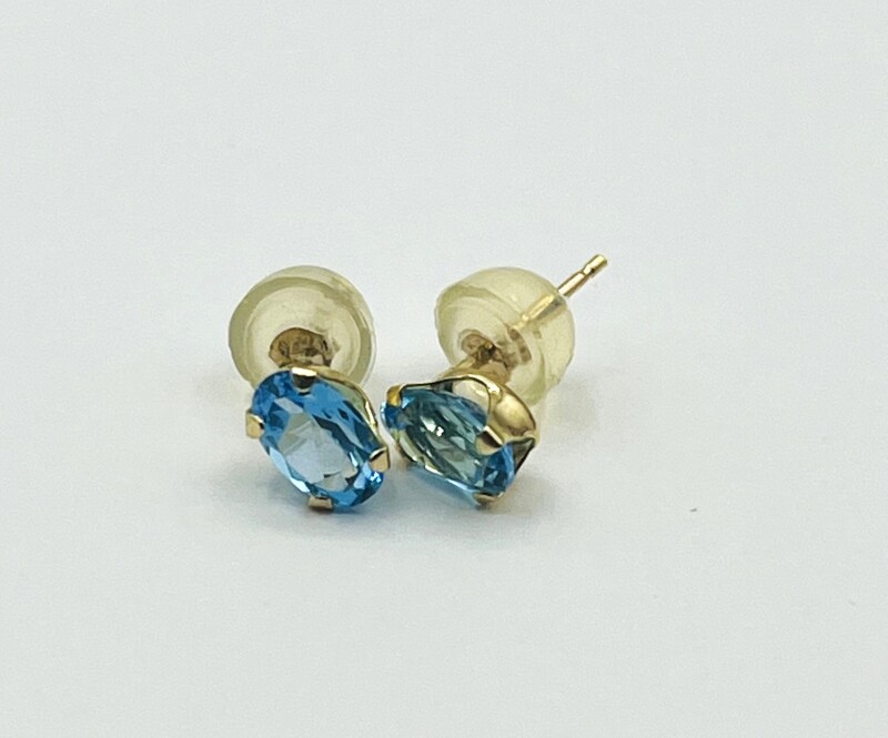 14KT Yellow Gold Natural Blue Topaz (1.5ct) Earring, Retail $500.00.