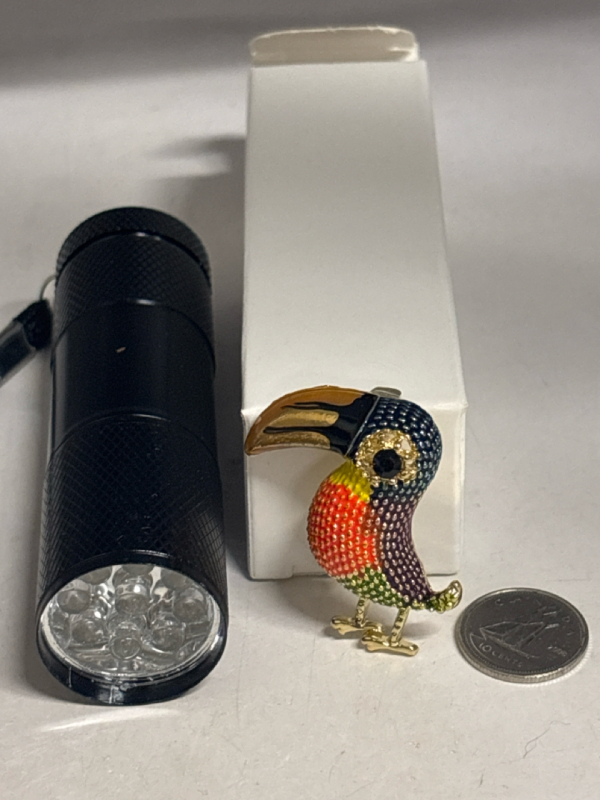 Colourful Rhinestone Toucan Bird Alloy Brooch Vibrant and Exquisite Approximately 1.5 x 1 Inch Nice Glow with UV New Light included