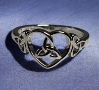 Elegant 925 Sterling Silver Celtic Knot Heart Ring Size 7 Hypoallergenic