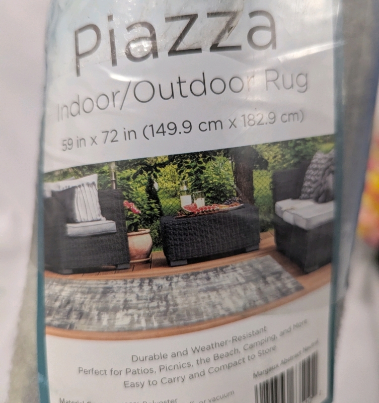 New Piazza Indoor/Outdoor Rug. 59" by 72"