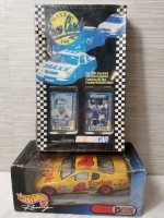 Vintage HOT WHEELS RACING DELUXE CAR & 1991 MAXX RACE CARD SET